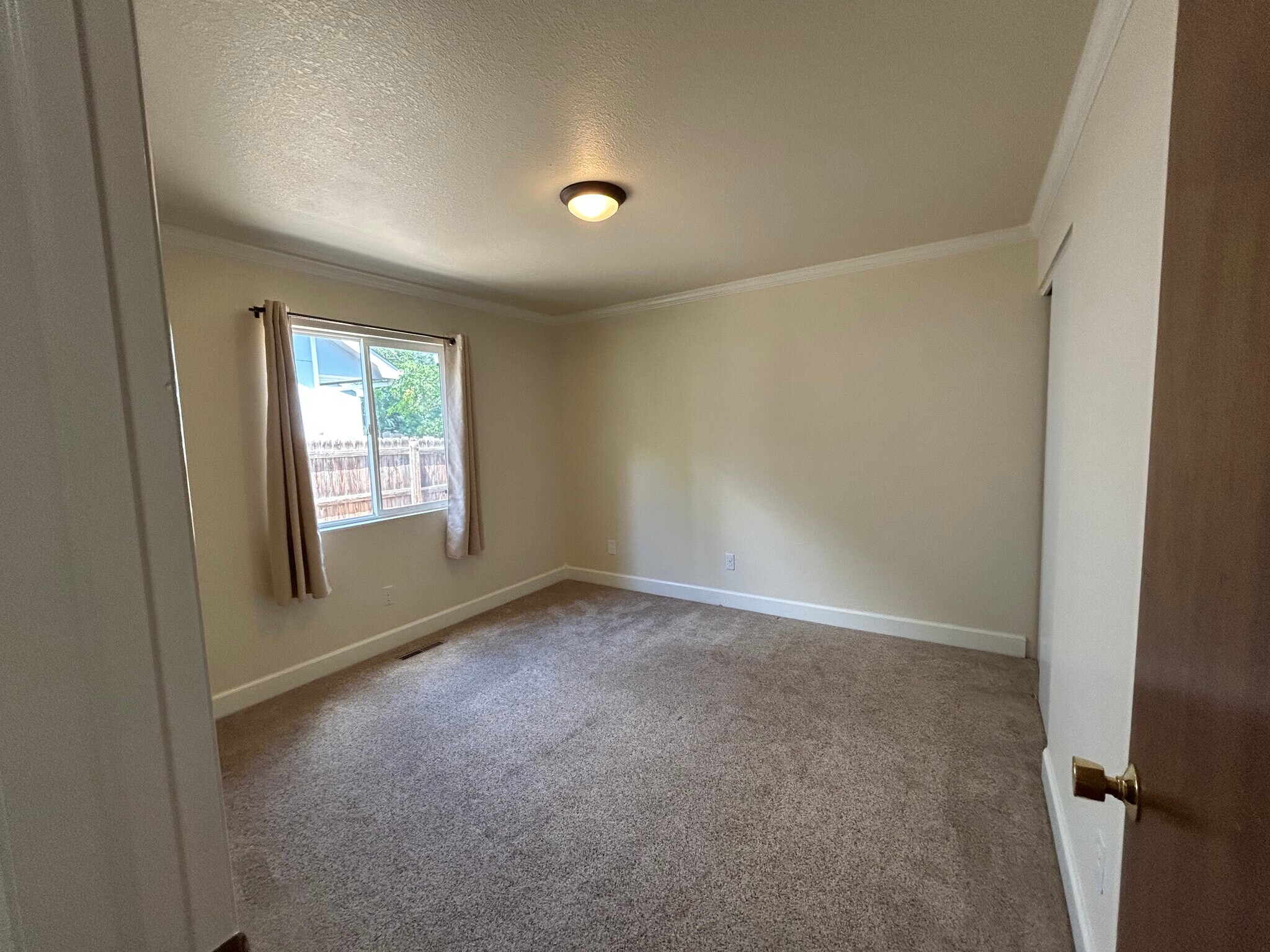 Bedroom 2 - 4393 N Lincoln Ave