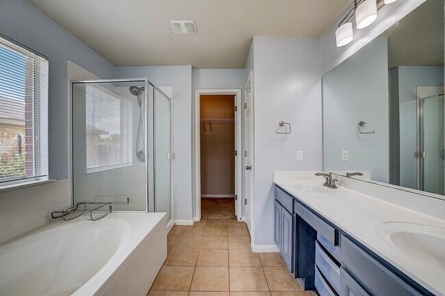 Building Photo - 204 Kerley Dr