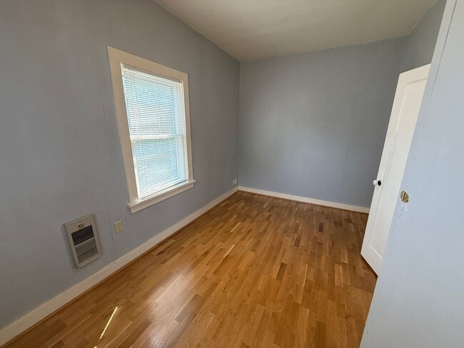 Building Photo - Unique 2-Story Home in Desirable Camas Area!