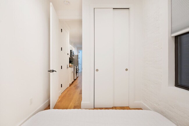 Building Photo - 1290 1st Ave