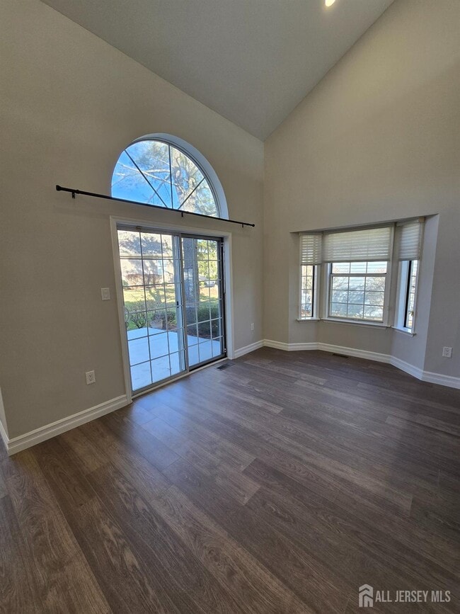 Building Photo - 14A Canterbury Dr