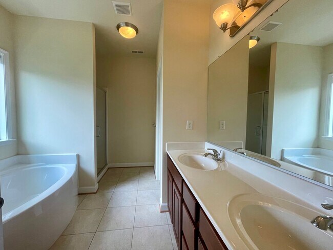 Building Photo - 5508 Parish Turn Pl