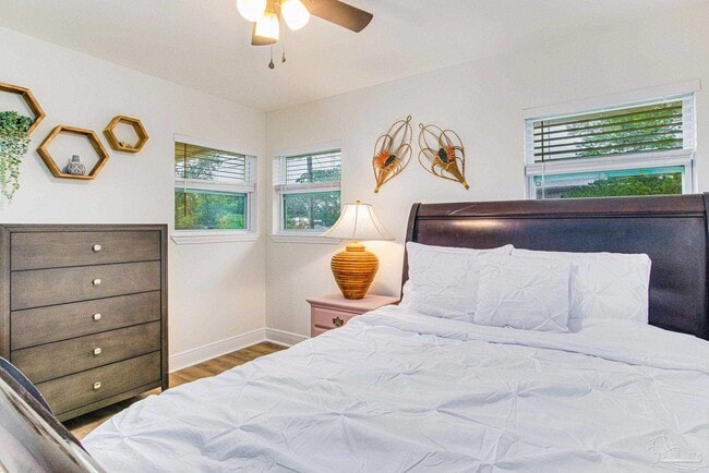 Building Photo - 814 W Gonzalez St