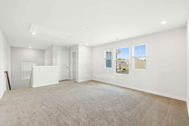 Building Photo - 2160 Blue Sky Mdws Dr