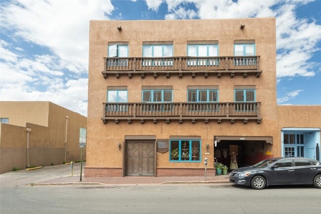 Building Photo - Inviting Studio in the Heart of Downtown Santa Fe