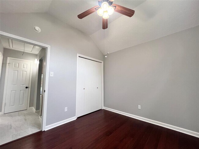 Building Photo - 15543 Scenic Haven Dr