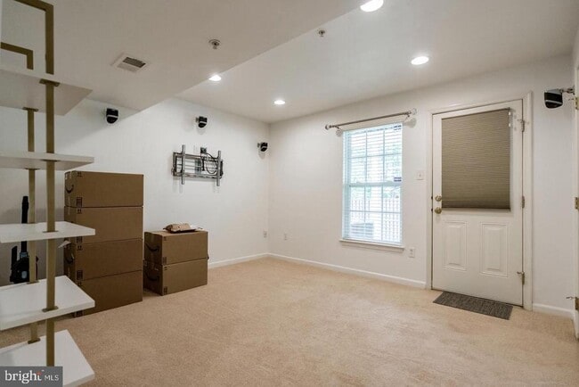 Building Photo - 9544 Guilford Rd
