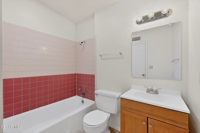 Building Photo - 10370 Kellogg St