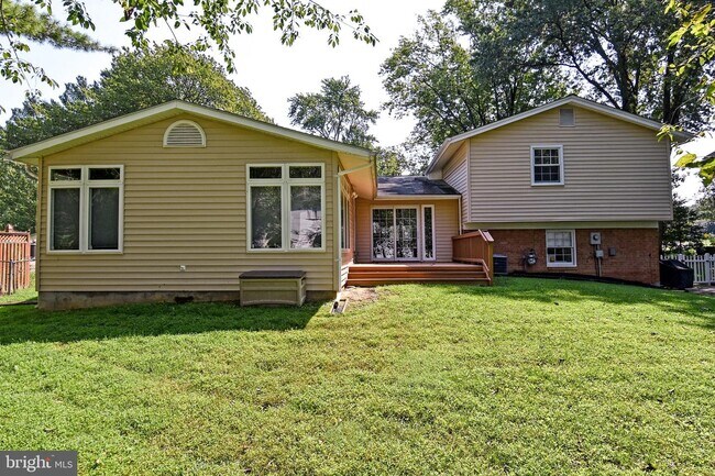 Building Photo - 1716 Burning Tree Dr