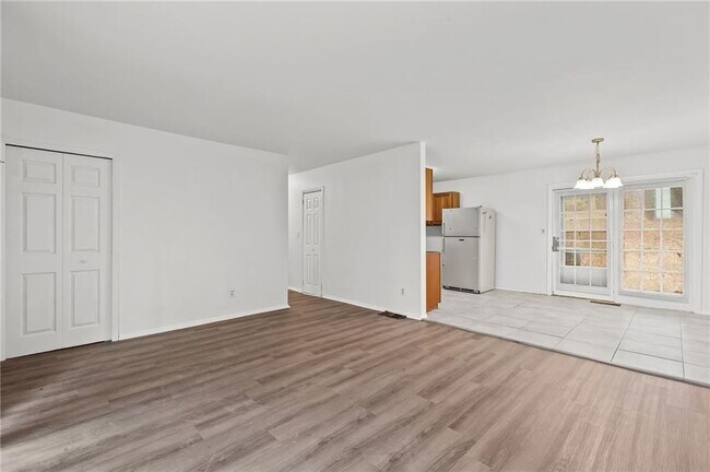 Building Photo - 4488 Richard Rd