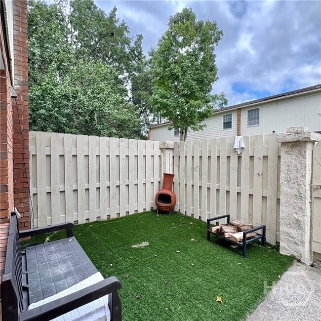 Building Photo - 455 Mall Blvd