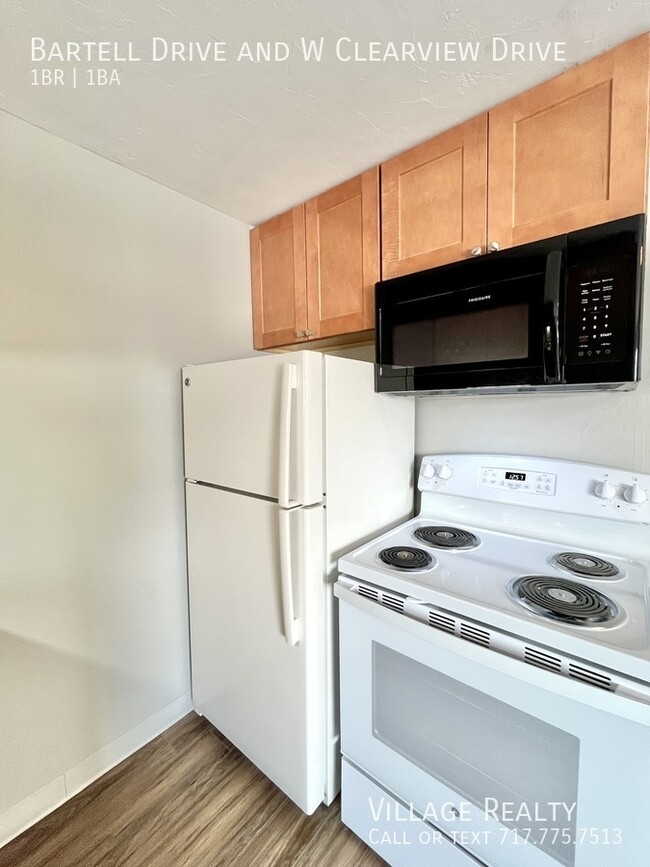 Building Photo - No Steps! Remodeled 1-Bed Convenient to I-...