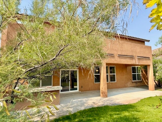 Building Photo - 15 Los Miradores Dr NE