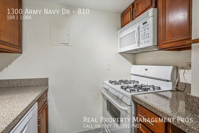 Building Photo - 1300 Army Navy Dr
