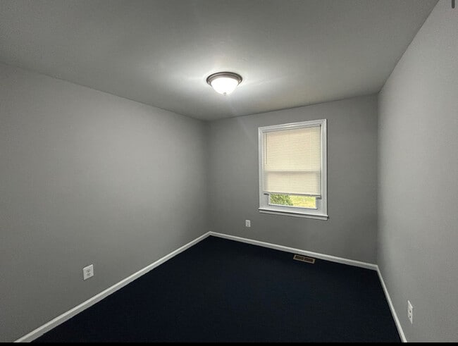 Building Photo - 3 Bedrooms Opportunity Area (BRHP/HCVP)