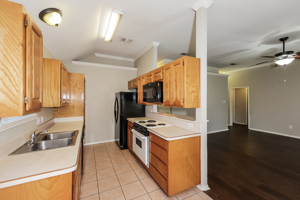 Building Photo - 621 Pleasant Valley Dr