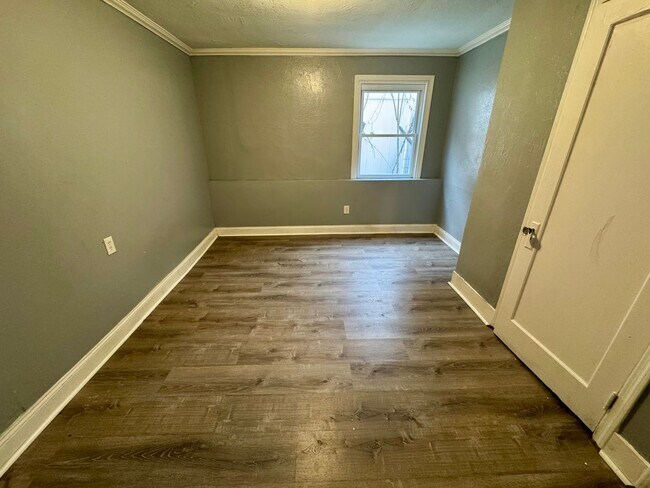 Building Photo - 1141 Brabec St