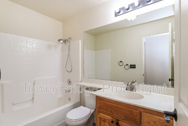 Building Photo - 4726 Stuart St