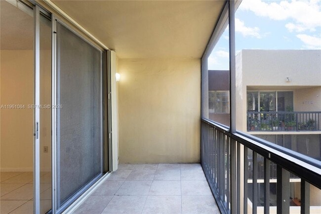 Building Photo - 10855 SW 112th Ave