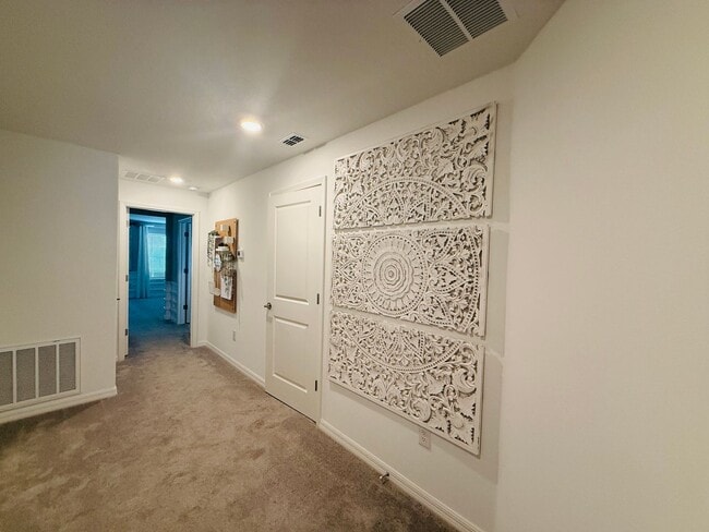 Building Photo - MOVE IN SPECIAL - Townhouse in Land O' Lakes - The Townes at Lake Thomas