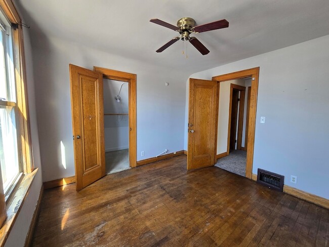 Building Photo - 3741 Parrish Ave