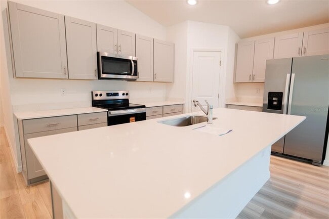 Building Photo - 4124 River Beacon Blvd