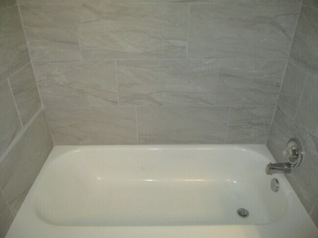 Building Photo - Call 832-538-3442 To Schedule Your Showing...