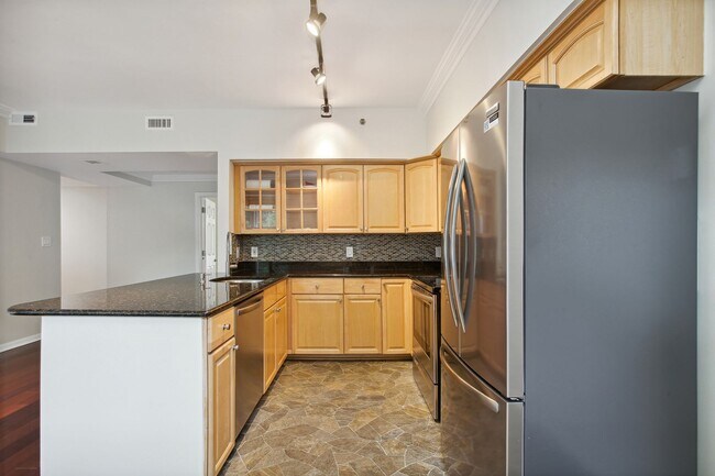 Building Photo - Logan Circle! Available Now! High End // 2...
