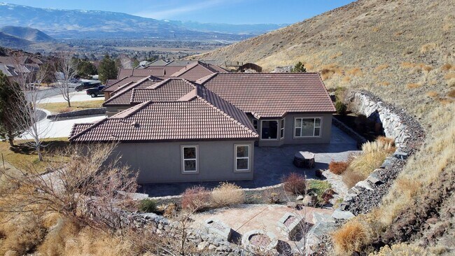Building Photo - Executive Home in Hidden Valley