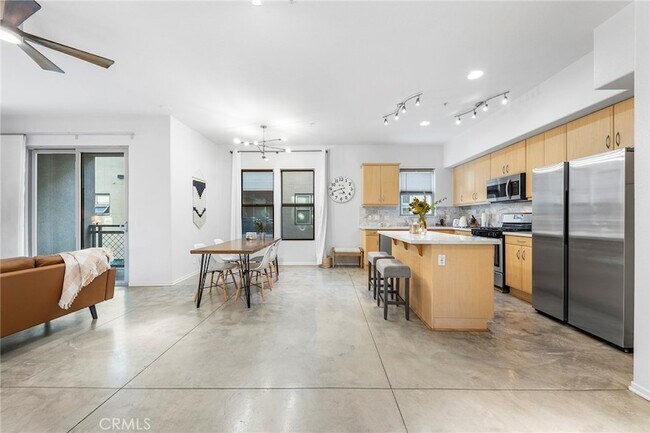 Building Photo - 210 N Spurgeon St