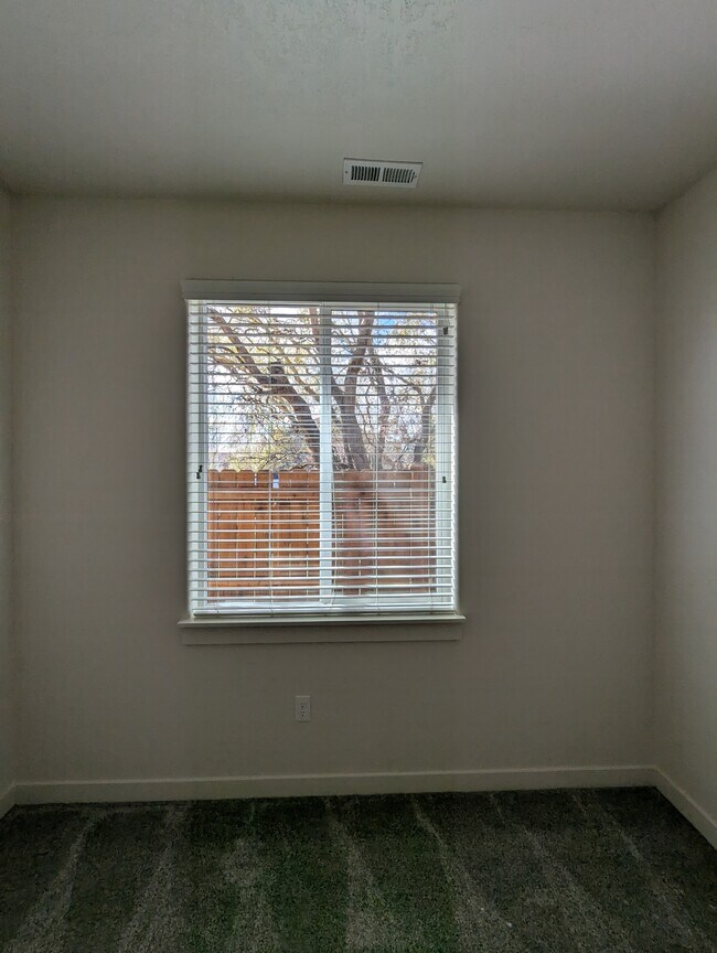 Building Photo - 3667 SW Pumice Stone Ave