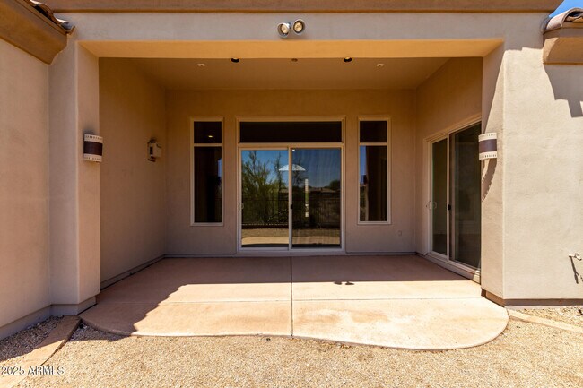 Building Photo - 11173 E Greenway Rd