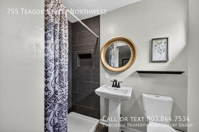 Building Photo - 755 Teague St NW