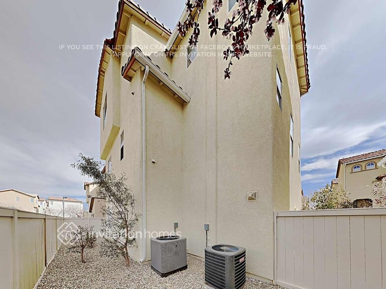 Building Photo - 8940 Brian Christopher Ave