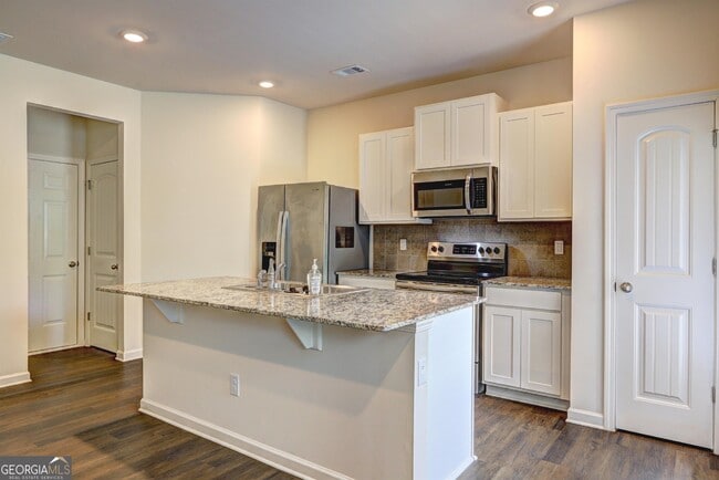 Building Photo - 69 Chastain Cir