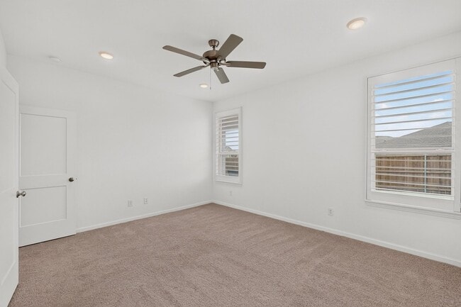 Building Photo - 114 Drovers Dr