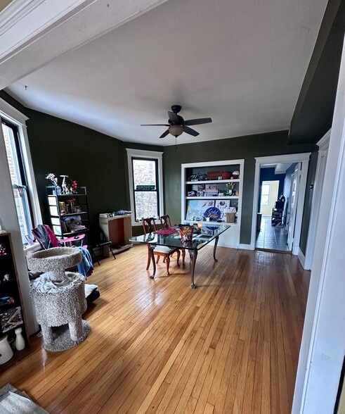 Dining room - 2442 N California Ave
