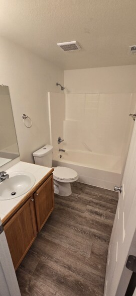 Building Photo - 18549 SW Takena Ct