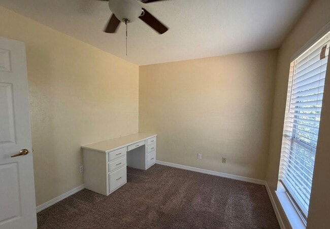 Building Photo - 2 Bed 1.5 Bath Bethany Schools
