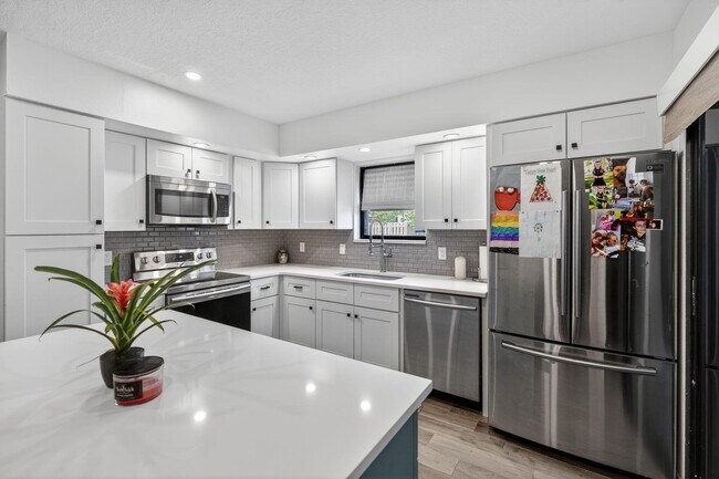 Building Photo - 110 N Delaware Blvd