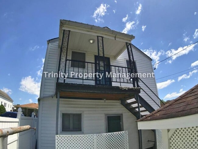 Building Photo - 2010 1/2 Hamill Ave