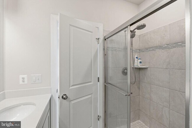 Building Photo - 16122 Columbus Ave