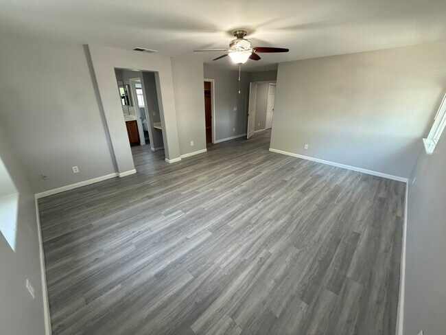 Building Photo - 94 Venus Court