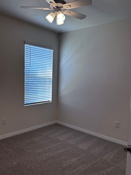 Building Photo - 636 SW 19th Ave