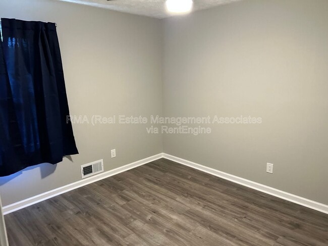 Building Photo - 12b Lisa Ln