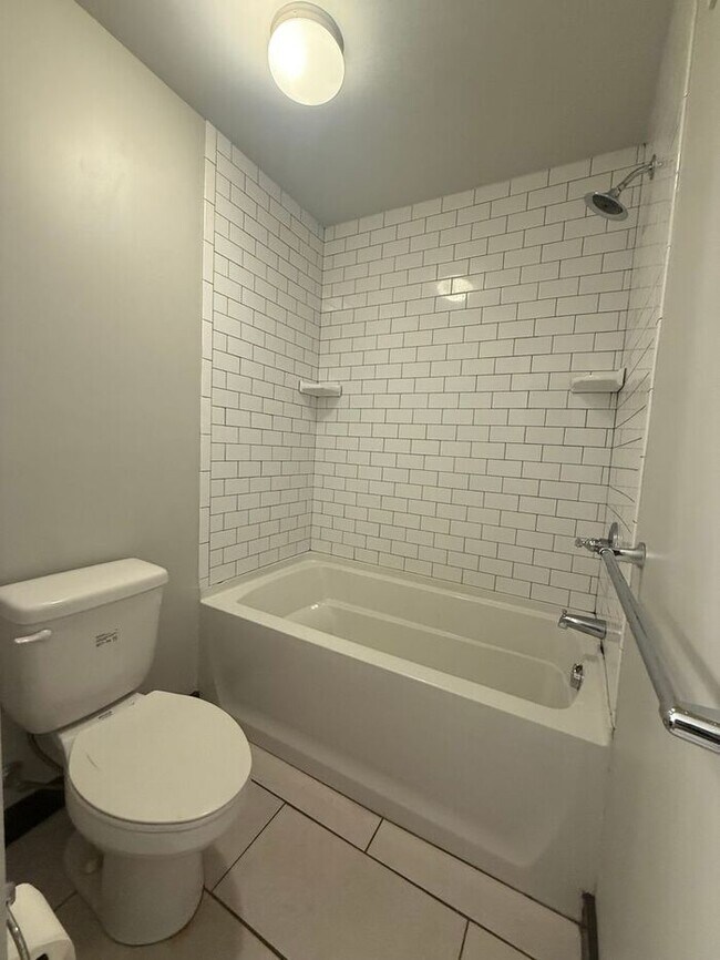 Building Photo - Remodeled Studio in Woodbine - $99 Deposit Special!