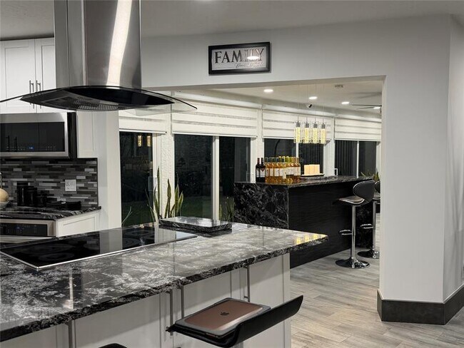 Building Photo - 11240 NW 43rd St