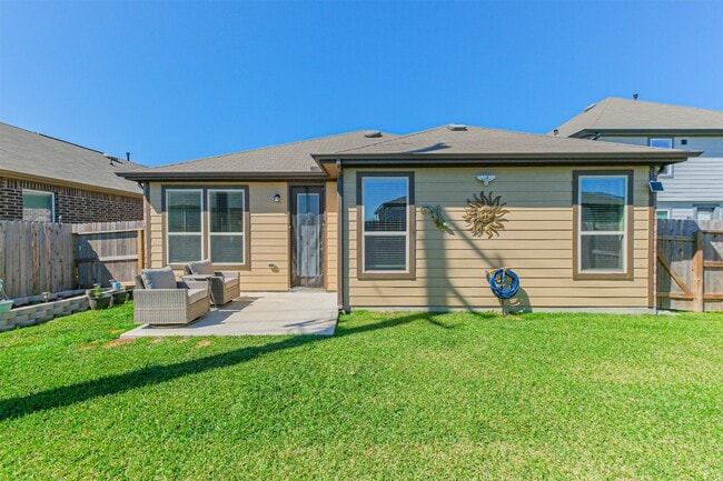 Building Photo - 7219 Escondido Dr