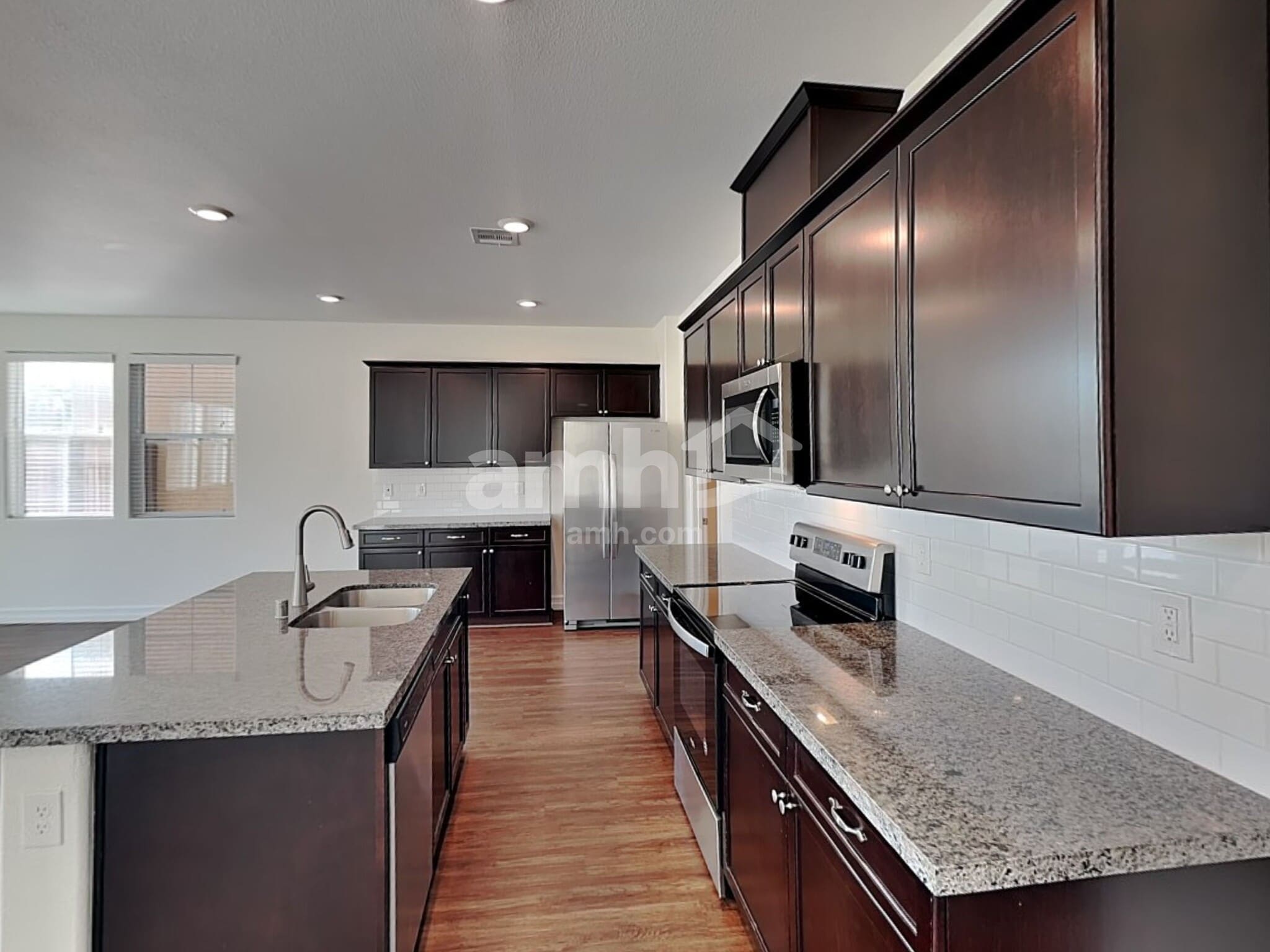 Building Photo - 9875 S Eastern Ave