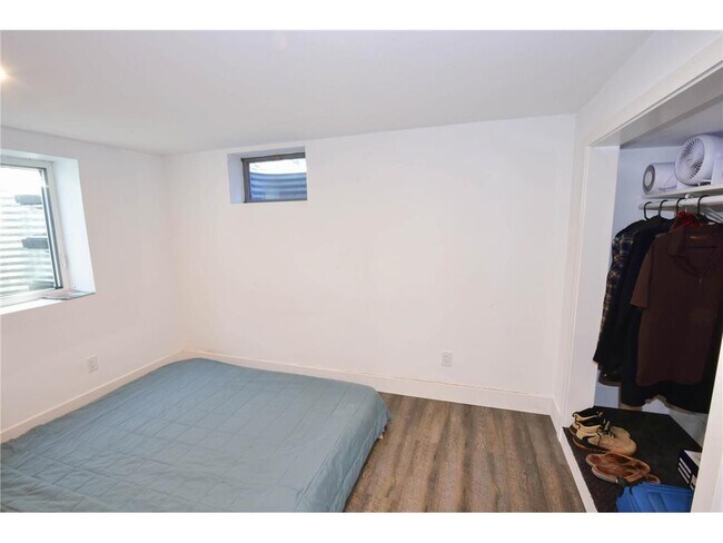 Building Photo - 120 8th Ave E